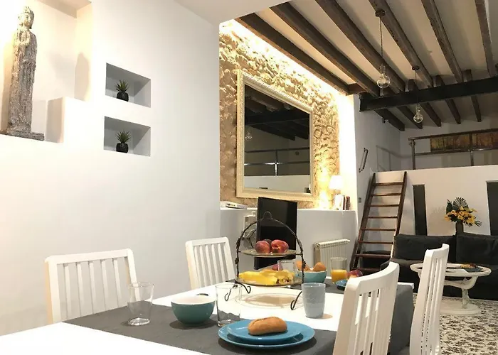 Des Rustic Center